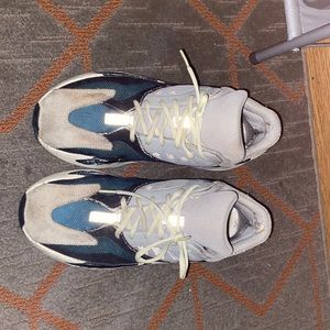 Yeezy boost 700 wave runner